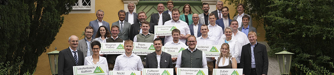 Absolventen der Höhere Landbauschule Almesbach